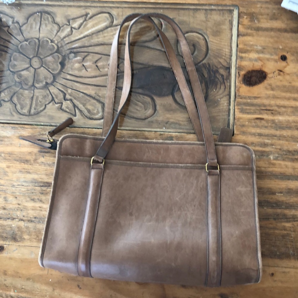 Tan Coach briefcase 💼